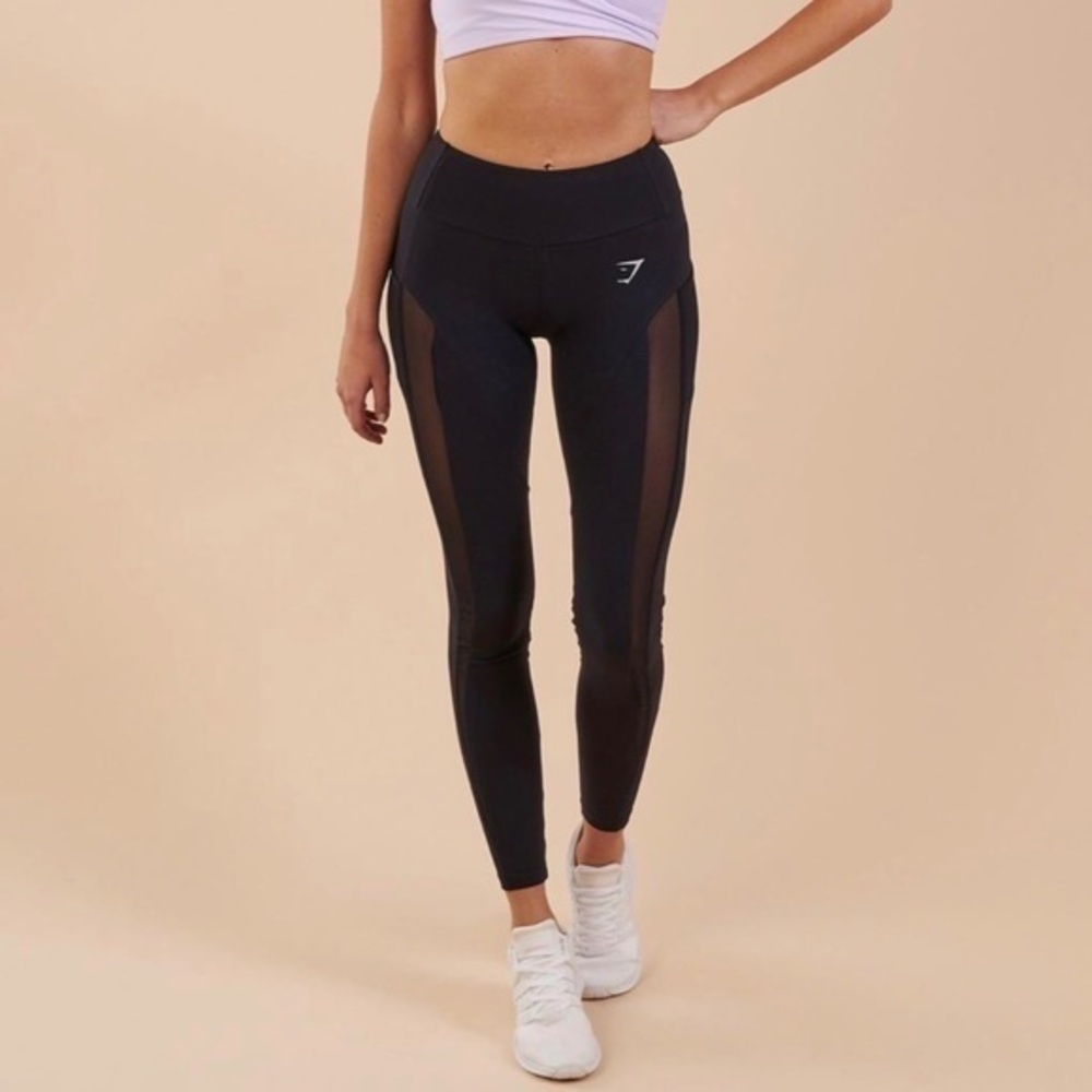 Gymshark Women's Black sleek aspire leggings mesh side pockets size small